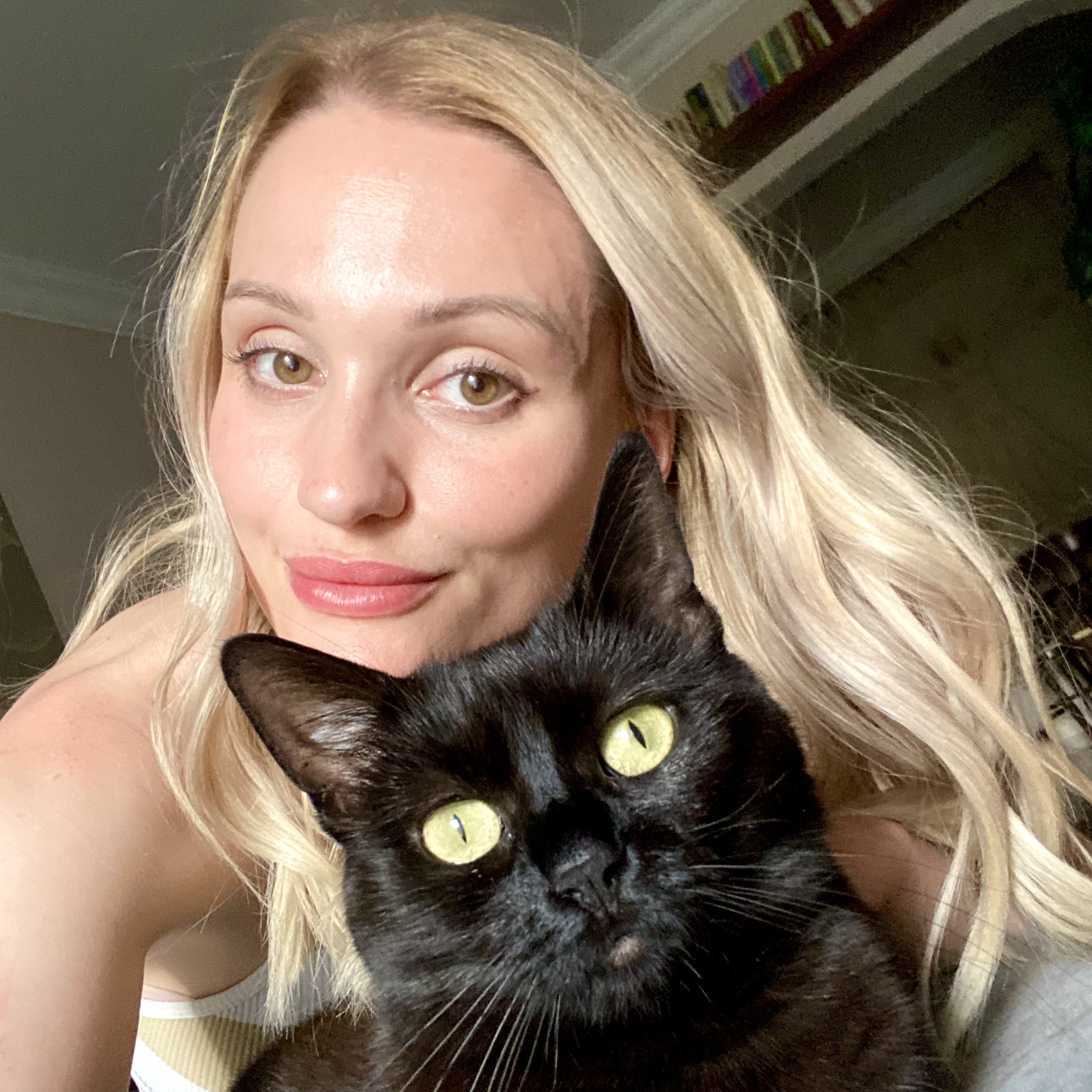 Dora - Assisterende Driftschef & Kæledyrspasser at MyPeterinarian Copenhagen